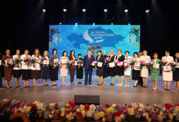 «Үздік педагог» байқауының 64 жеңімпазына 3,6 млн теңге сыйақы берілді