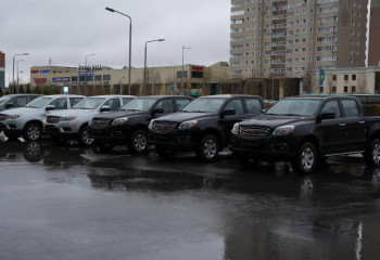 20 автомобилей вручили работникам водной отрасли в честь Дня Республики