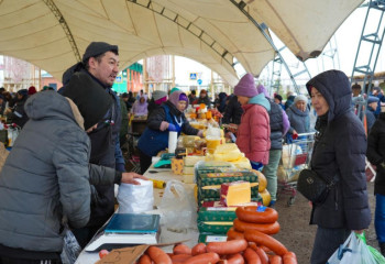 Последняя в этом году сельскохозяйственная ярмарка проходит в Астане