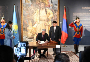 «Пусть этот очаг духовности служит во благо народа Монголии» –  Токаев оставил запись в книге Национального музея Чингисхана