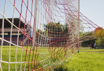 Сбор средств на помощь девочке, пострадавшей от падения футбольных ворот, завершён