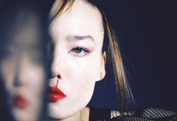 Карина Мамаш, обвинившая экс-советника посла Казахстана в ОАЭ в побоях, сообщила о разводе