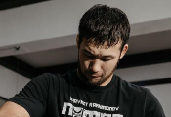 Шавкат Рахмоновтың UFC-дегі чемпиондық айқасы өтпейді – дереккөз