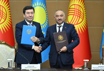 Спикер Мажилиса РК посетил Бишкек с официальным визитом