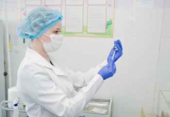 Қазақстанда 54 мыңнан астам қыз адам папилломасы вирусына қарсы вакцина алды