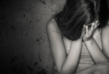 12 жастағы қызды 6 жыл бойы екі ағасы зорлаған: Полиция тың дерек айтты