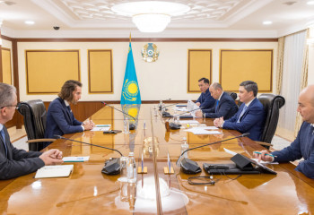 Kazakh PM discusses plans for further localisation of railway engineering in Kazakhstan with CEOs of US and French companies