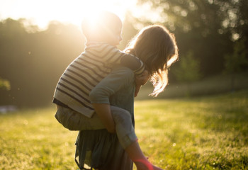 Елімізде әр балаға 70 мың теңге жәрдемақы төлене ме - министр жауап берді