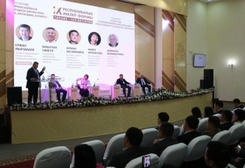 «Тәрбие тал бесіктен»: Әкелер форумында ер адамдардың отбасындағы рөлі талқыланды