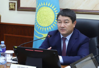 Маңғыстау облысының әкімі өзін қорғайтын оққағарларының санын атады