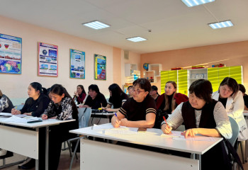 Более 600 педагогов области Абай приняли участие в семинаре по химии и биологии