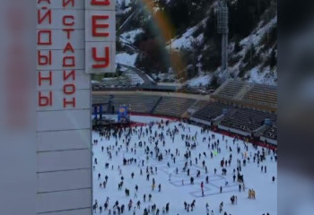 На «Медеу» открыт сезон массовых катаний