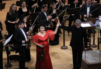 Қазақконцерт әртістері Чехияда өнер көрсетті