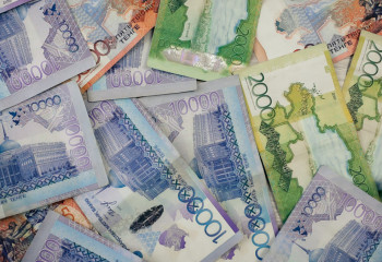 Қаржы министрлігі мемлекеттік қызметшілерге сыйақы беруге қатысты мәлімдеме жасады