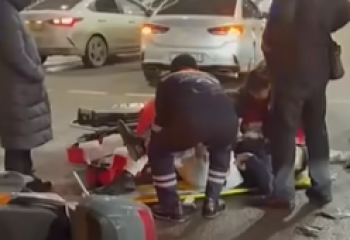 Астанада мопед жүргізген 13 жастағы баланы көлік қағып кетті