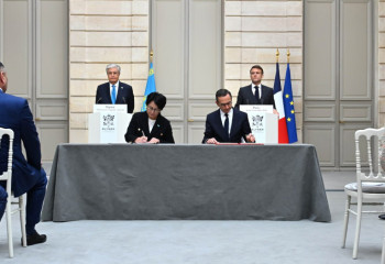 Казахстан и Франция подписали 36 документов, направленных на укрепление двухстороннего сотрудничества
