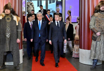 Президенты Казахстана и Франции посетили Музей азиатских искусств Гиме