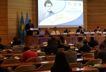 В Париже отметили 100-летие казахского писателя Бердибека Сокпакбаева