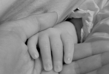 Бала асырап алғандарға мемлекет ай сайын ақша төлейді