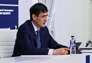 Медкнижки переводят в электронный формат в Казахстане