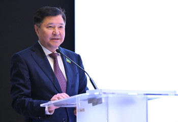 Жақып Асанов болашақ менеджерлерге табысқа жетудің жолын айтты