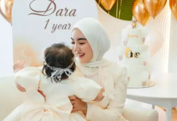 Фариза Төреәлі 1 жасар қызына пәтер сыйлады