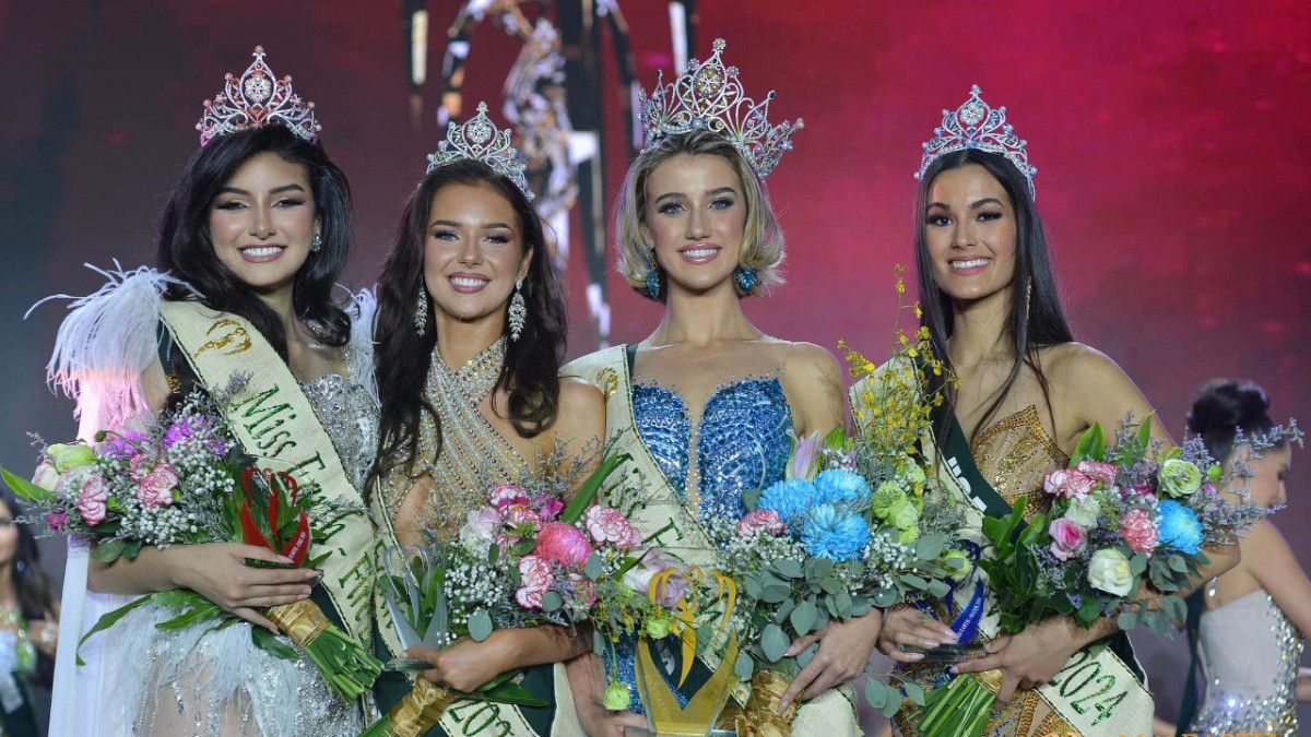  Facebook/Miss Earth 