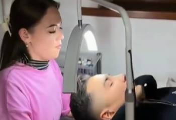 Қазақ жігіті сән салонына барып кірпігін өсірді