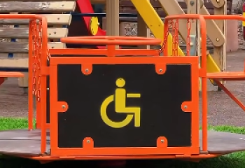 Новые детские площадки для детей с инвалидностью установили в Караганде