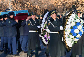 Ақтөбедегі тікұшақ апаты: майор Батыр Оразымбетовті жерлеу рәсімі өтті