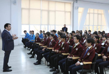 Гани Бейсембаев встретился с одаренными детьми в Алматы