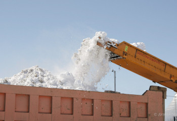 Снегопад в Астане: более 1300 единиц спецтехники очищают улицы от снега