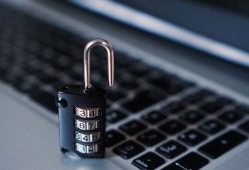 Елімізде интернет алаяқтардан зардап шеккендердің қарызы кешірілуі мүмкін