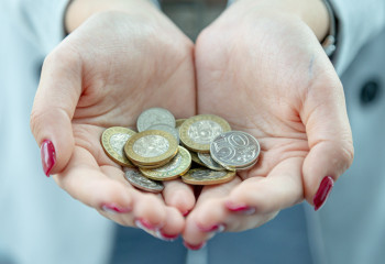 Коллекционные монеты тенге с уникальным дизайном из золота и серебра представят на выставке в Алматы