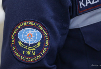 Спасатели пришли на помощь четверым детям в области Абай