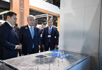 Мемлекет басшысы СOP29 аясындағы Қазақстан павильонына барды