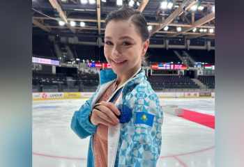 Софья Самоделкина принесла Казахстану серебро по фигурному катанию на турнире Tallinn Trophy