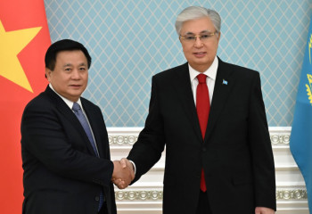 Тоқаев Вьетнам президентін Қазақстанға сапармен келуге шақырды