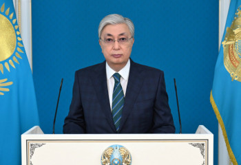 Мемлекеттік қызметкерлерге сыйақы беруге тыйым салу: Тоқаев пікір білдірді