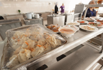 Президент о питании в школьных столовых: нельзя допустить повторения ситуаций с отравлением детей