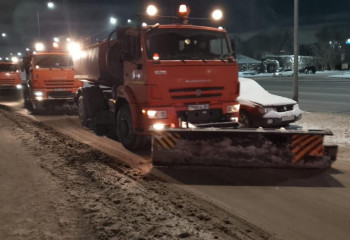 Около 1,4 тысячи единиц спецтехники заняты в снегоуборочных работах в столице