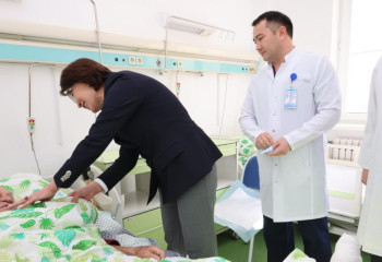 Глава Минздрава осмотрела строящиеся объекты и провела встречу с населением в области Жетысу