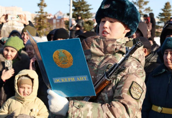 Астанада екі жүзден астам сарбаз Отанға адал болуға ант берді