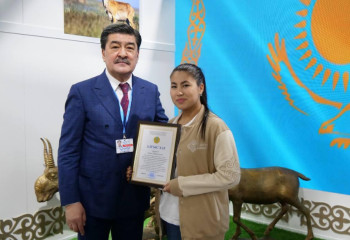 Бакудегі Qazaqstan павильонында 25 қазақстандық студент жұмыс істейді