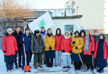 Астаналық жастар қарттарға көмектесті