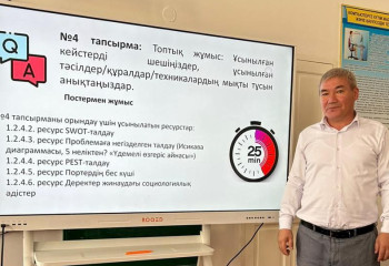 7 тілді меңгерген мектеп директоры: «Бала күнімде хирург болғым келген»