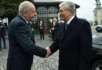 Қасым-Жомарт Тоқаев Шандор сарайына барды