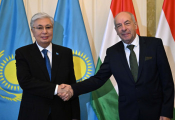 Глава государства встретился с Президентом Венгрии Тамашем Шуйоком