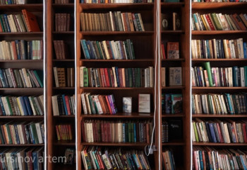 В Алматинской области представили первую детскую книгу на казахском языке, напечатанную шрифтом Брайля