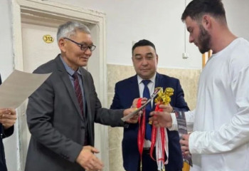 Школьник из области Абай стал абсолютным чемпионом РК по жиму лёжа и становой тяге